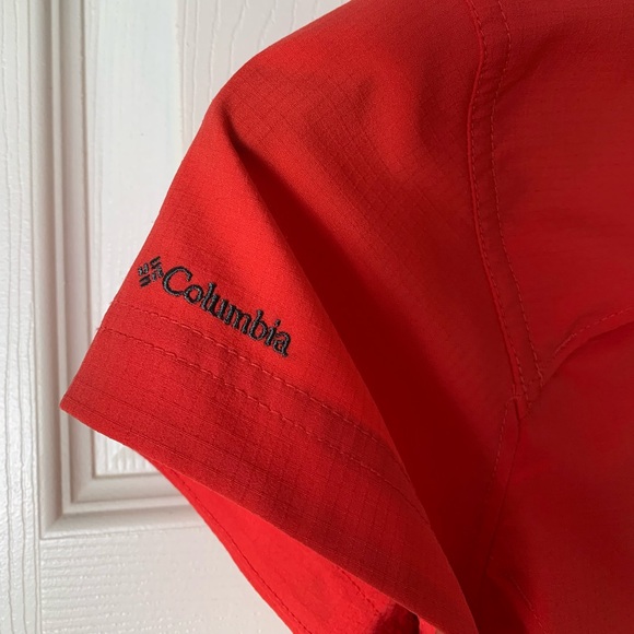 Columbia | Women’s Short Sleeve Button Down Omni-Shade Sun Protection - XS - Picture 4 of 4